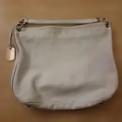 フルラのレザーワンショルダー