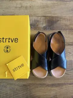 美品　strive ストライブ サンダル 23.5 黒　革 VENICE