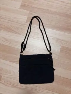 キルティングサコッシュ　ブラック