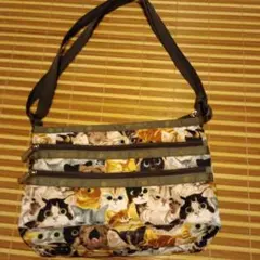 LeSportsac ショルダーバッグ 猫柄のサムネイル