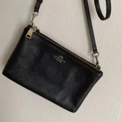 COACH ブラックレザーショルダーバッグ