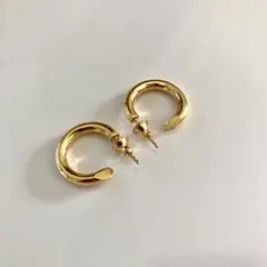 両耳　3.5×21mm ゴールド　18k フープピアス　クロム　BWL 両耳 3.5×21mm ゴールド 18k フープピアス クロム BWL - メルカリ