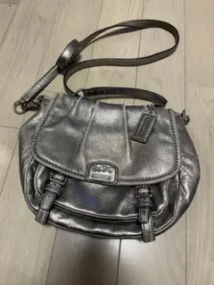 COACH メタリック ショルダーバッグのサムネイル