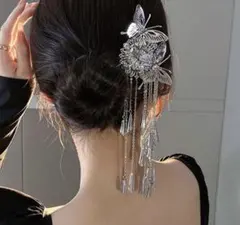 シルバー 蝶と花の髪飾り　かんざし　和装小物 成人式　極美品　大衆演劇小物