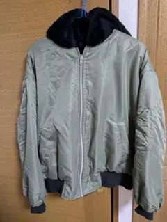 リバーシブル ジャンパー　Fサイズ　フード付き