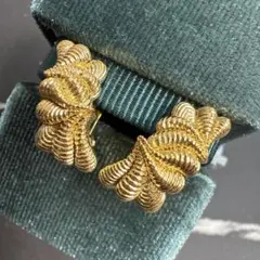 美品✨ニナリッチ ゴールド 波状デザイン イヤリングのサムネイル