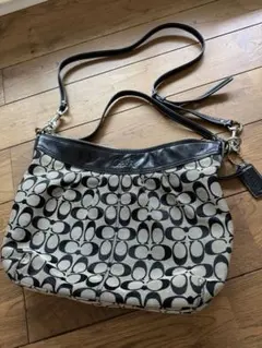 Coach ショルダーバッグ 黒とグレー