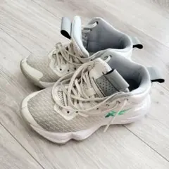 ASICS バスケットボールシューズ ホワイト