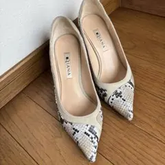 DIANA パイソン柄ハイヒール