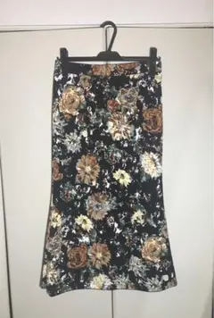 【新品】花柄プリントマーメイドスカート(SHEIN)シーイン　ザラGU好きにも