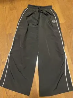 ストレートパンツ サイドライン付き