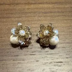 ハンドメイド フラワーモチーフ ゴールドパールピアス