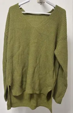 GRL グリーン　抹茶色　ニット　Ｖネック