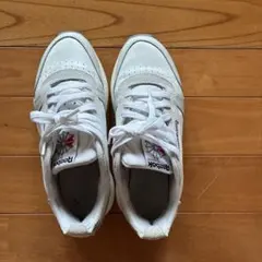 Reebok Classic ホワイト スニーカーのサムネイル