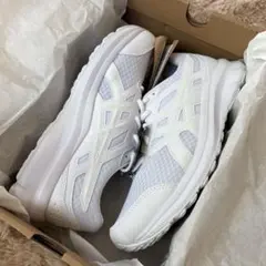 アシックス　JOLT3　26.0　白　シューズ