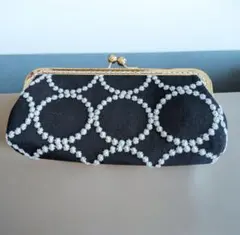ブラック×ホワイト　ハンドメイド　ミナペルホネン　がま口ポーチバッグ　タンバリン