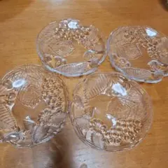 ガラス製の皿 4枚セット