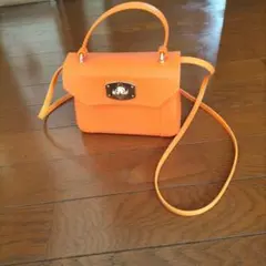 シリコンポシェット　オレンジ色