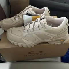 OAKLEY スニーカー ベージュ Vibramソールのサムネイル