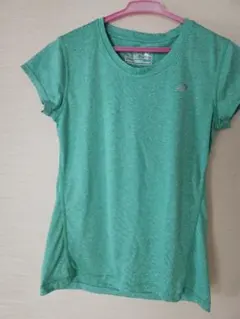 NB スポーツTシャツ　レディースSサイズ