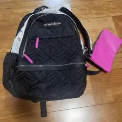 新品タグ付き☆ BETSEY JOHNSON 特大リュック　ポーチ付きのサムネイル