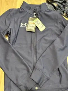 アンダーアーマー　キッズ　130 上着　ジャージ　パーカー　男の子　少年