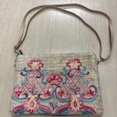 【再値下げ】夏らしいショルダーバック　刺繍　ポシェットのサムネイル