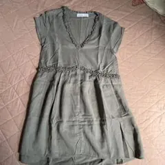 ZARA BASIC フリル付きVネックチュニックのサムネイル