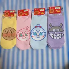 新品　アンパンマン　レディース靴下　４点セット　ぽかもふ