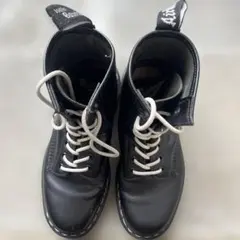 ［日本限定］Dr.Martens ハイカット　ホワイトステッチ 8ホールブーツ