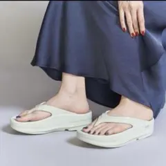 24SS 新色　完売品　OOFOS OOmegaのサムネイル