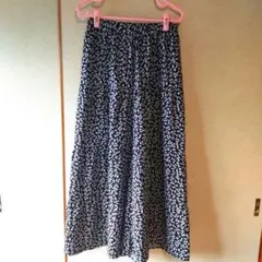 フリル裾ワイドレッグパンツ　小花柄