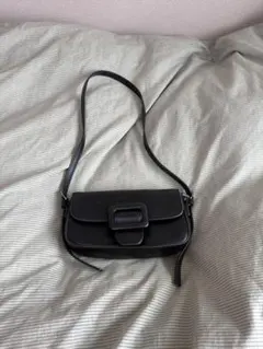 黒のミニバッグ