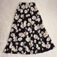 花柄ロングフレアスカート　Ｌ　黒×白×黄　レトロ　総柄　とろみ素材　ゆったり