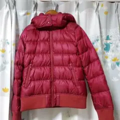 【美品】ユニクロ　Sサイズ　赤紫　ダウンジャケット