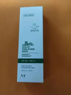 ①CICA UV TONE UP BASE WHITE ②イニスフリーのサムネイル