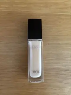 ディオールスキン　フォーエヴァー　スキンコレクトコンシーラー　00.5N