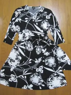 美品 タルボット お洒落な花柄 7分袖ワンピース 6P ストレッチのサムネイル