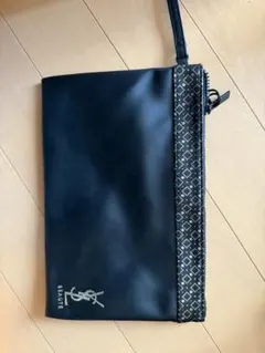 YSL ブラック クラッチバッグ　ノベルティ