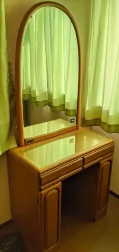 【椅子は売却済】ビンテージ　木製ドレッサー　鏡台　Dresser たのメル便 未使用】アンティーク 木製ドレッサー たのメル便発送！ - メルカリ