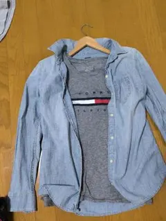 TOMMY HILFIGER とGAPデニムシャツセット　男性細身用　レディース