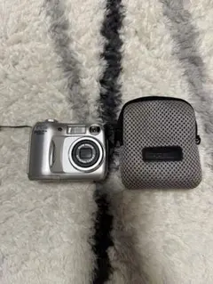 Nikon COOLPIX 2100 コンパクトデジタルカメラのサムネイル