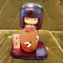 こけし　女の子　リボン　着物　置物　人形　インテリア　高見沢一夫 こけし 女の子 リボン 着物 置物 人形 インテリア 高見沢一夫 - メルカリ