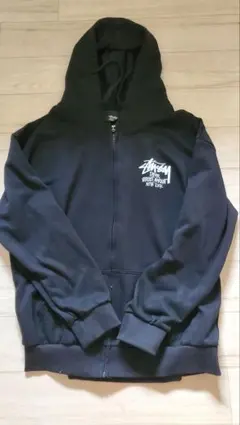 Stüssy ブラック ジップアップパーカー