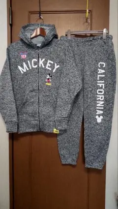 ミッキーマウス フード付きセットアップ グレーM