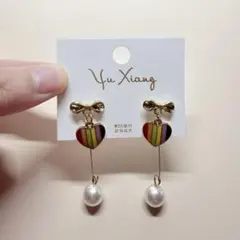 『どれでも2点で450円』M285 ハート ピアス レインボー 虹色 リボン