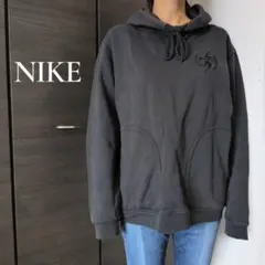 NIKE エンボス刺繍 SFGデザイン フーディージムパーカー