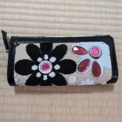 更にチョイ値下げ‼️Think Bee! 二つ折り財布 花柄 ビジュー装飾のサムネイル