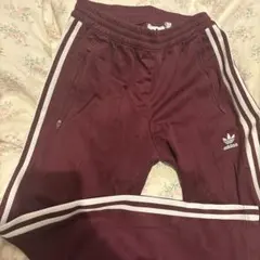 adidas バーガンディ ジャージパンツ