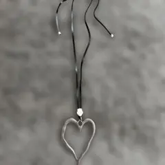 シルバー色　ハート型 ネックレス